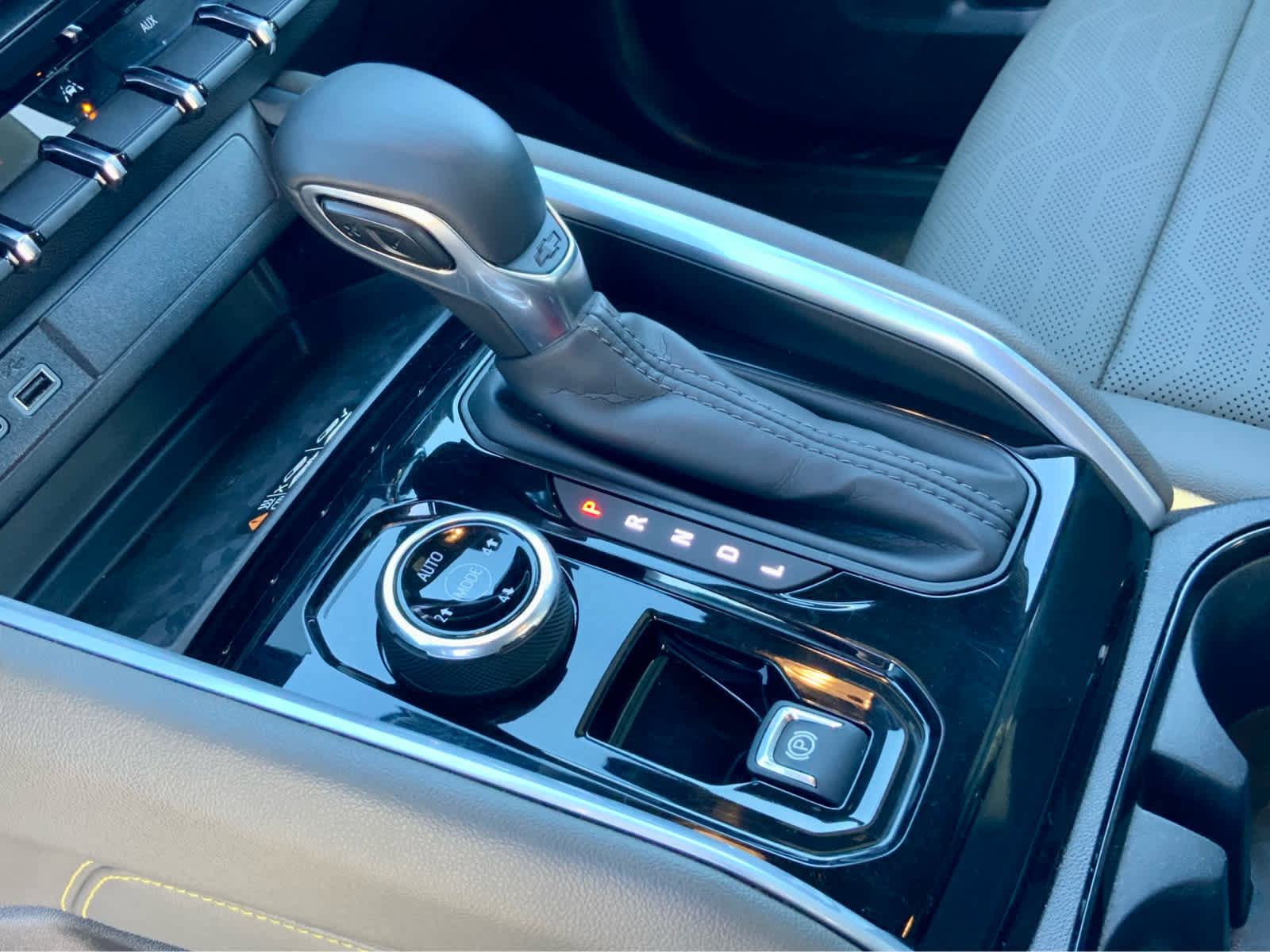 Certified 2025 Chevrolet Colorado ZR2 w/ Midnight Edition image 47