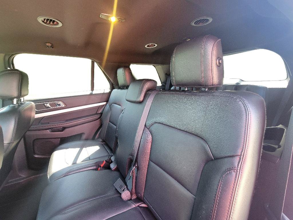 Used 2017 Ford Explorer XLT w/ Equipment Group 202A FWD image 26