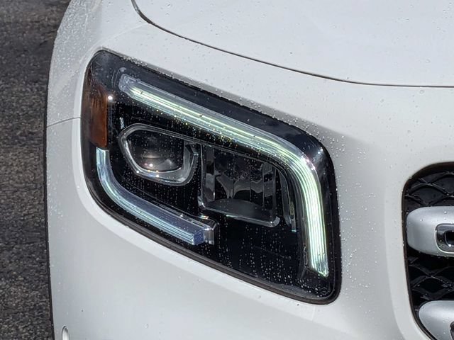 Used 2021 Mercedes-Benz GLB 250 4MATIC image 9