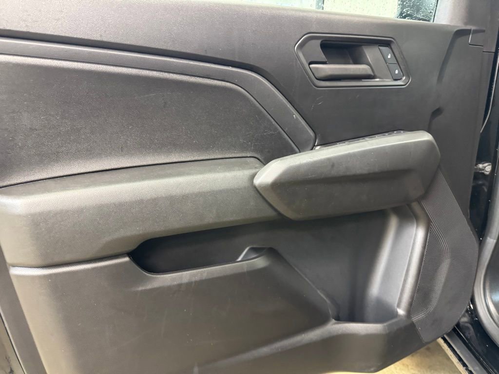 Used 2024 Chevrolet Colorado W/T image 9