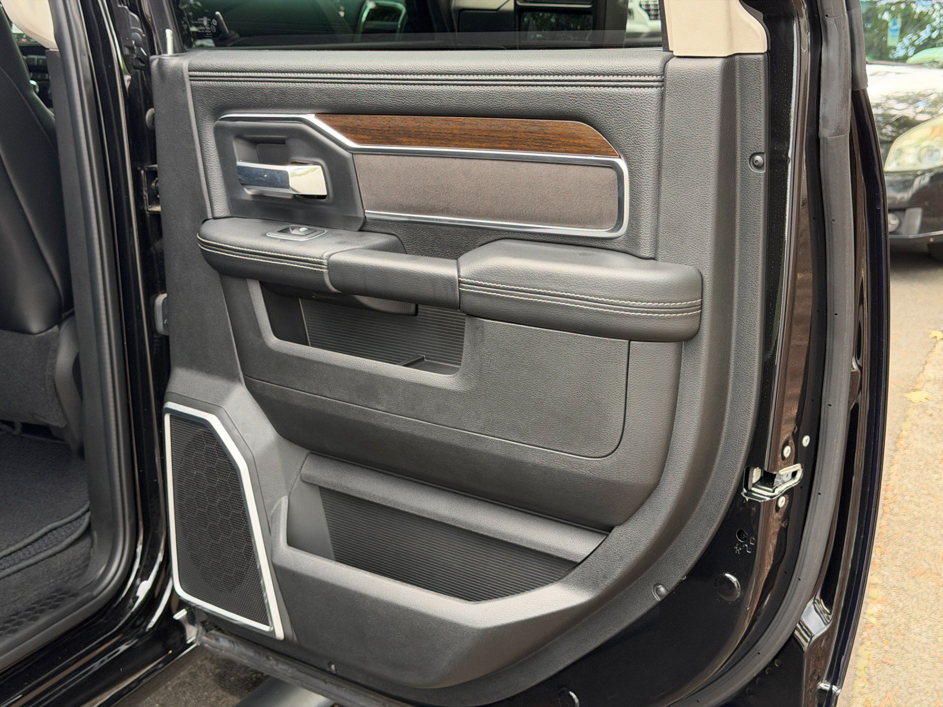 Used 2023 RAM 4500 Laramie AWD/4WD image 73