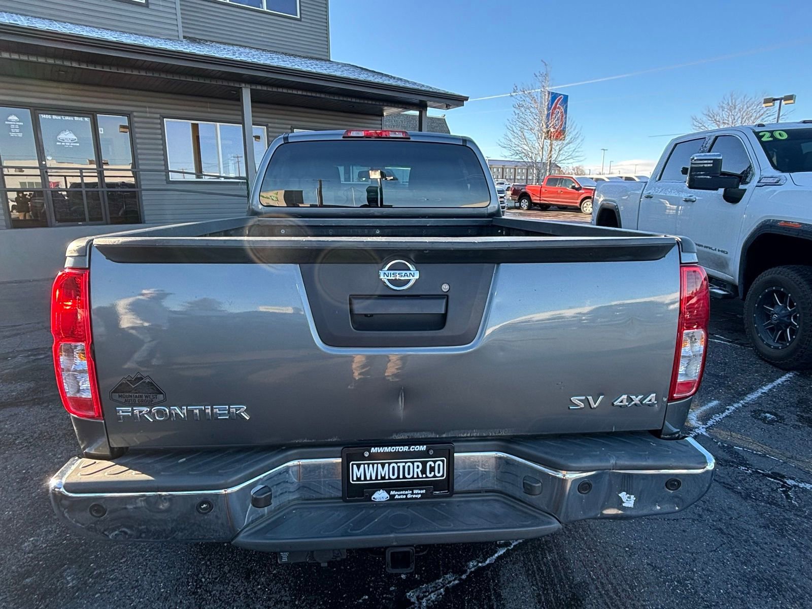 Used 2017 Nissan Frontier SV w/ SV Value Truck Package AWD/4WD image 9