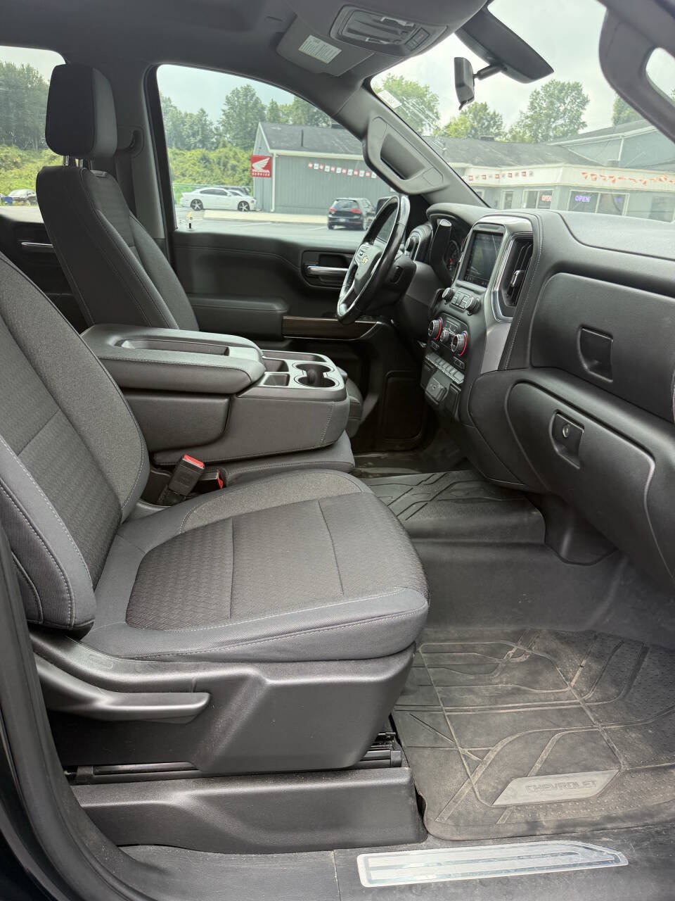 Used 2019 Chevrolet Silverado 1500 LT w/ All-Star Edition AWD/4WD image 10