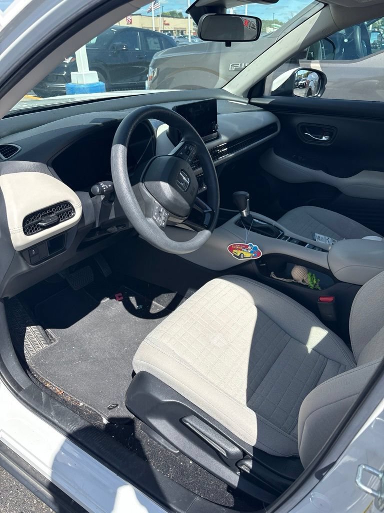 Used 2025 Honda HR-V LX image 10