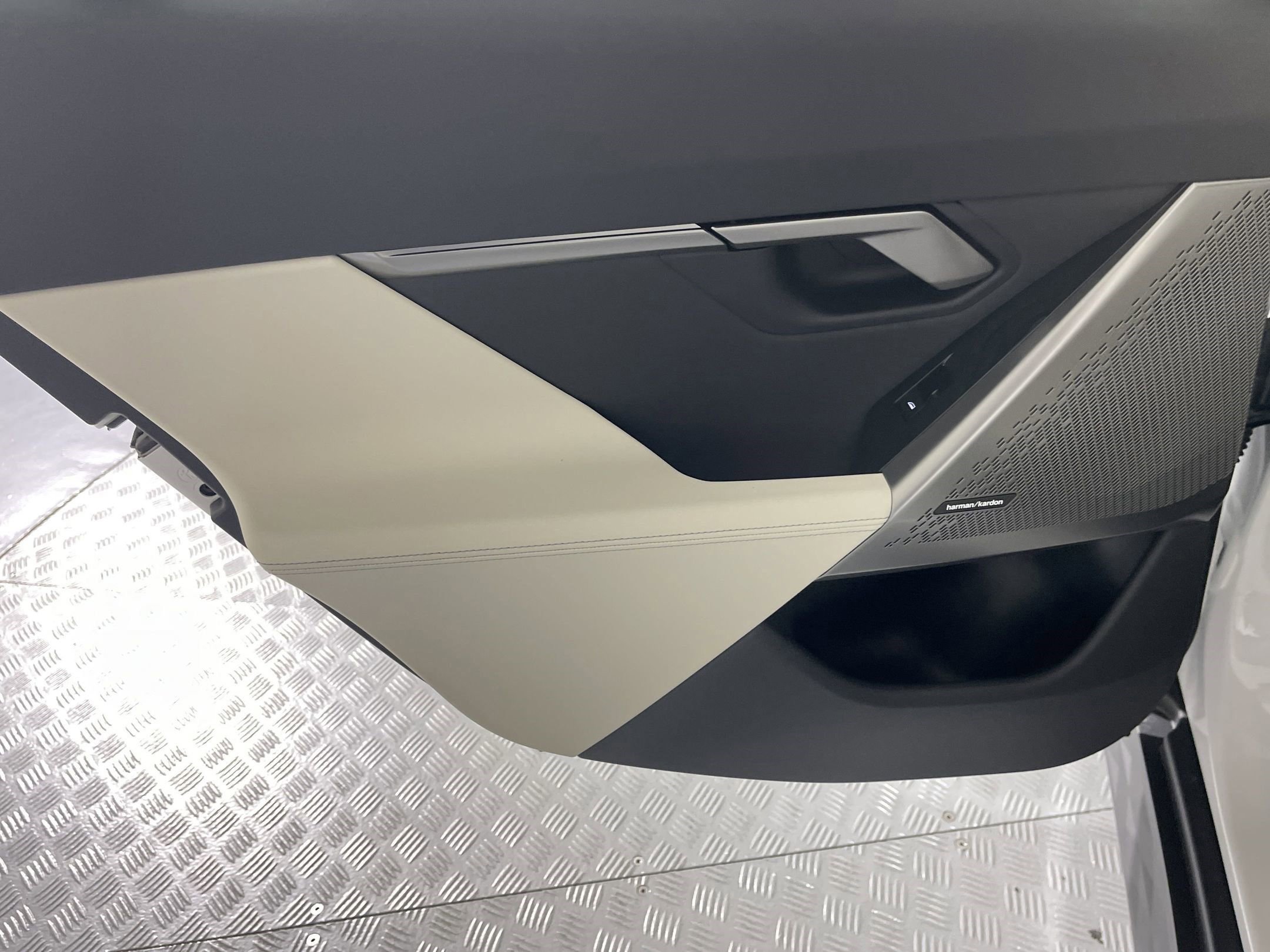 Used 2026 BMW 530i w/ Premium Package image 21