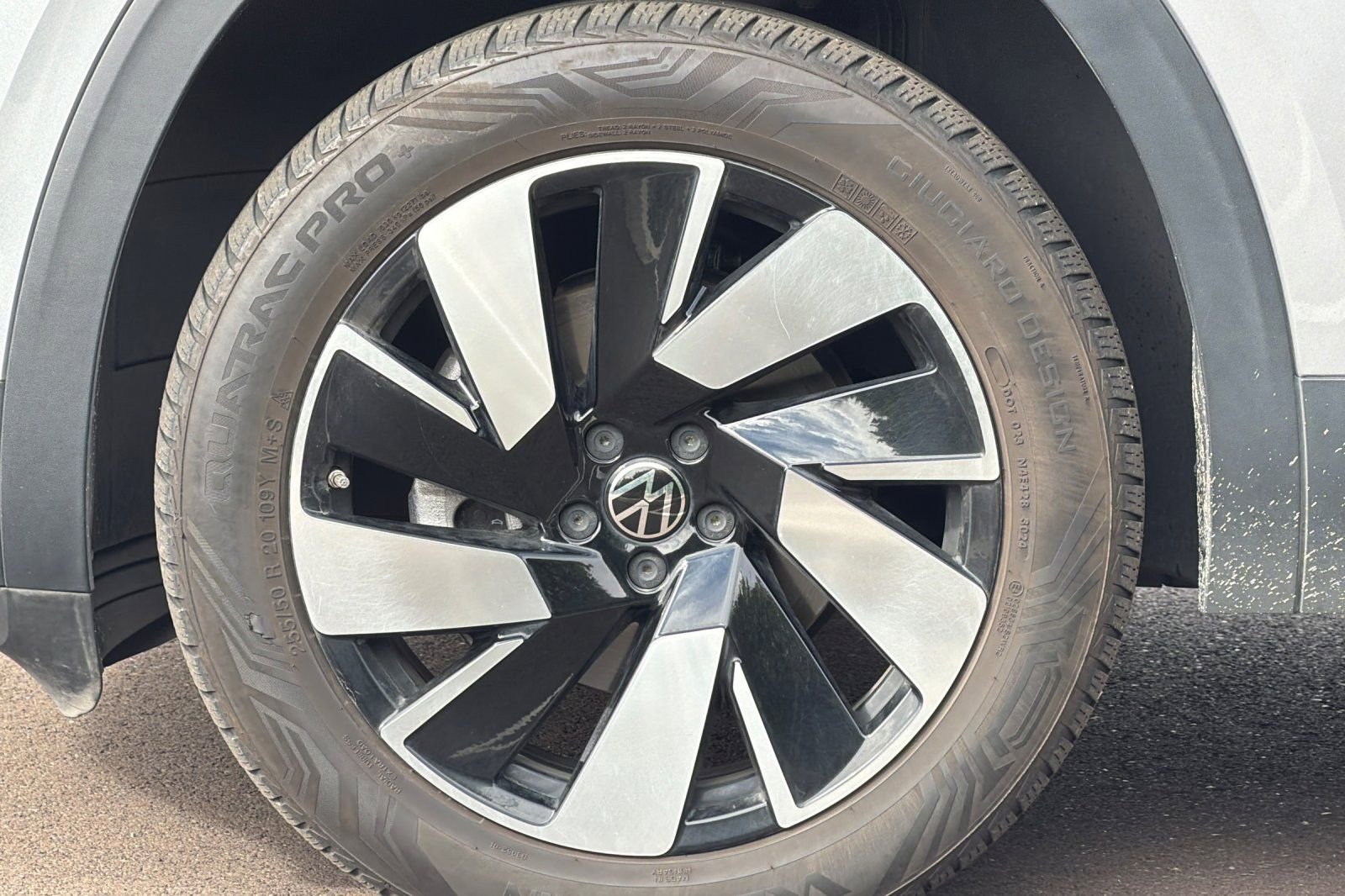 Used 2024 Volkswagen Atlas Cross Sport SE w/ Panoramic Sunroof Package image 26