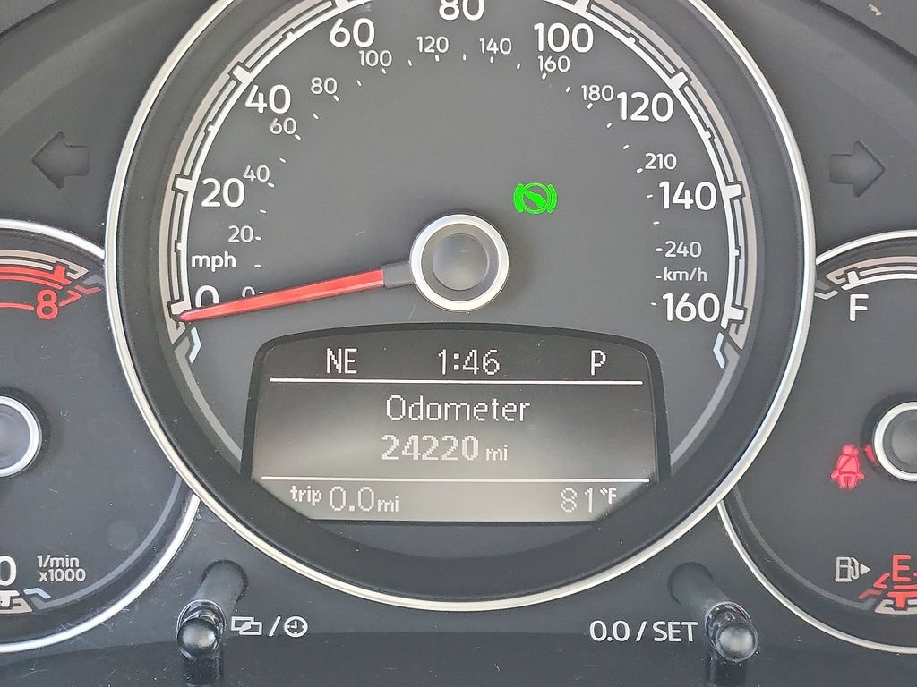 Used 2017 Volkswagen Beetle 1.8T Classic FWD image 3