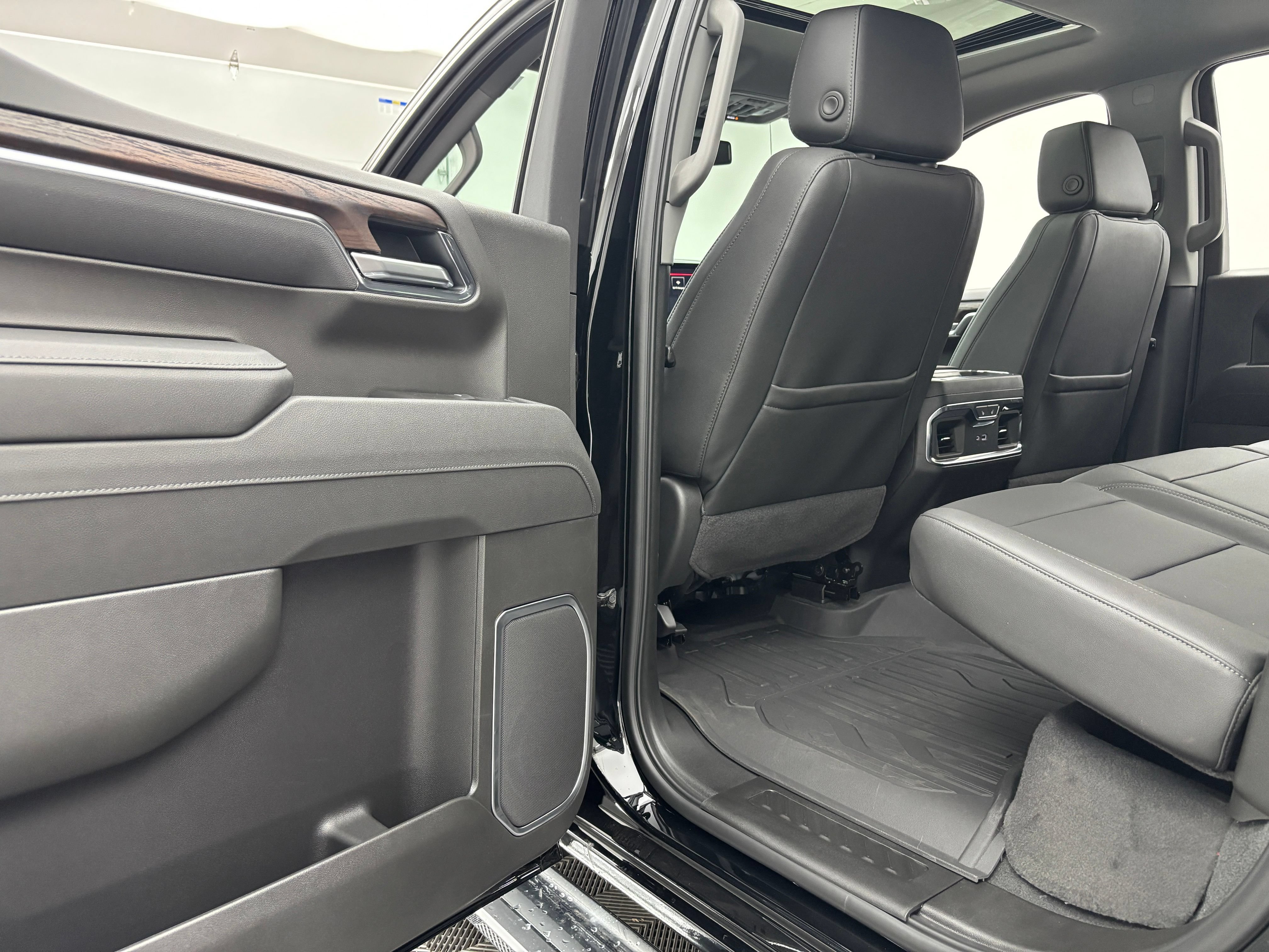 New 2026 GMC Sierra 1500 SLT w/ SLT Premium Package AWD/4WD image 39