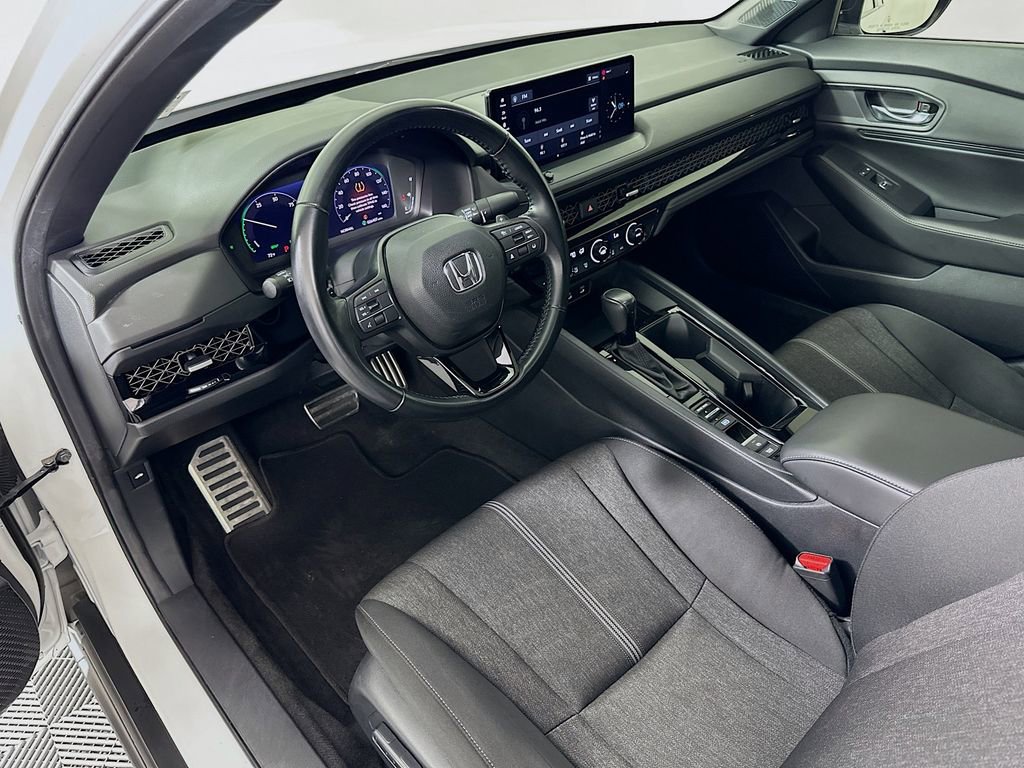 Used 2024 Honda Accord Sport image 9