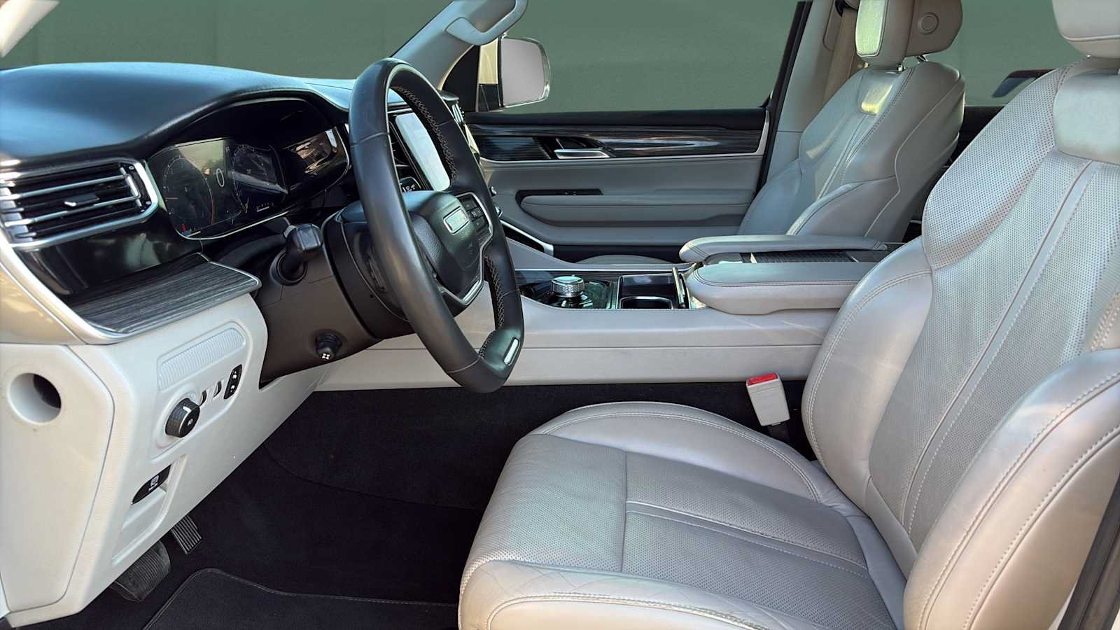 Used 2022 Jeep Wagoneer Series III w/ Flexible Seating Group AWD/4WD image 22