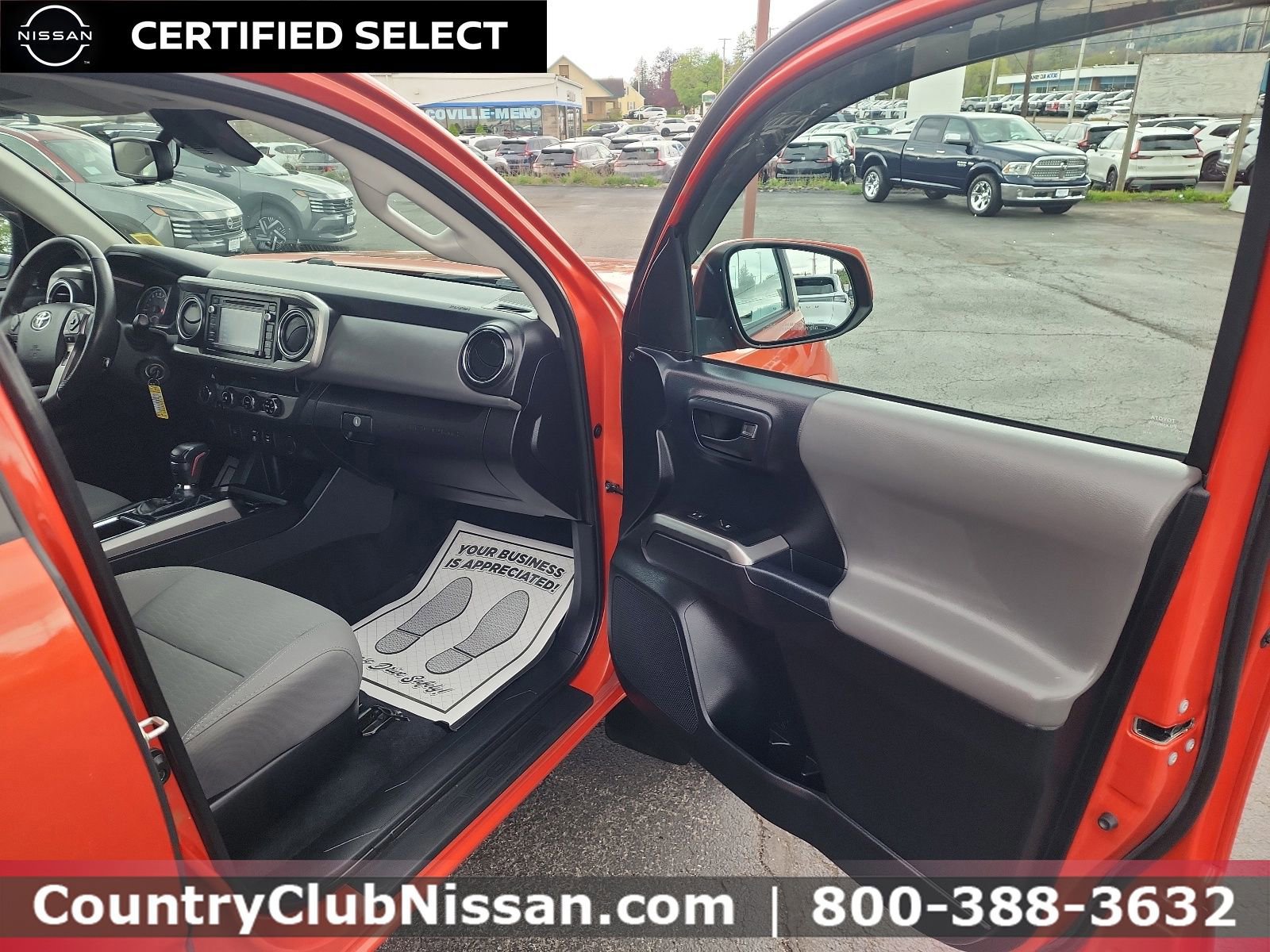 Used 2018 Toyota Tacoma SR5 AWD/4WD image 27