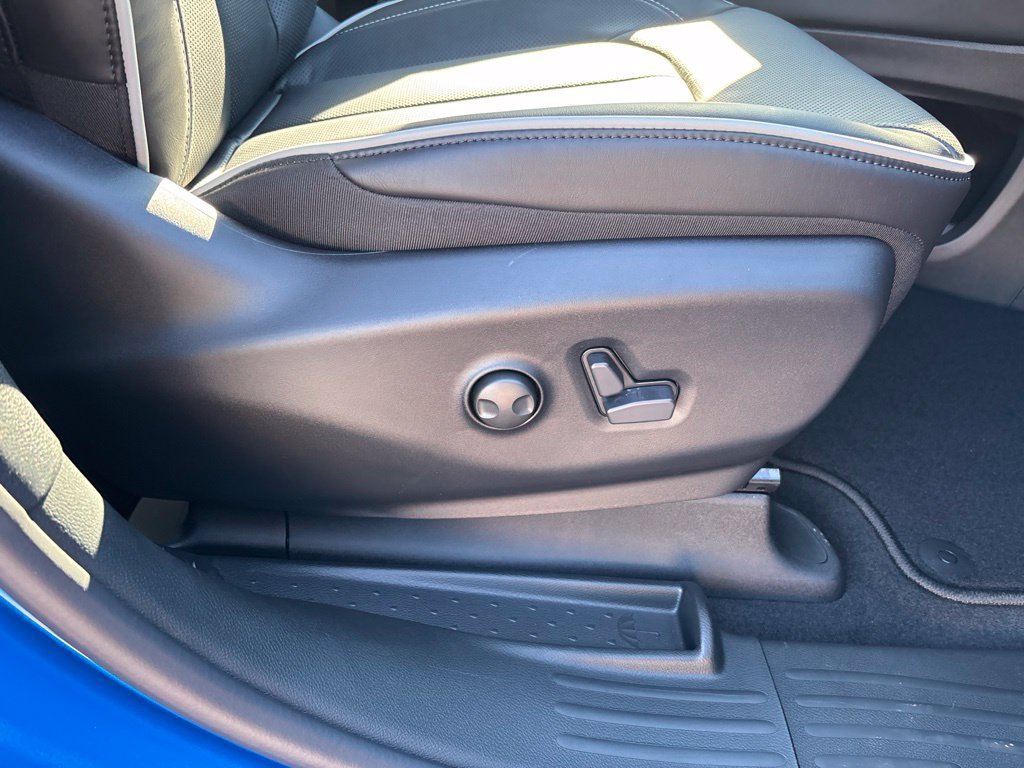 New 2027 Chrysler Pacifica Limited FWD image 30