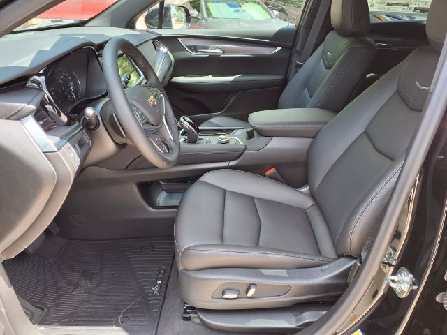 New 2026 Cadillac XT5 Luxury AWD/4WD image 13