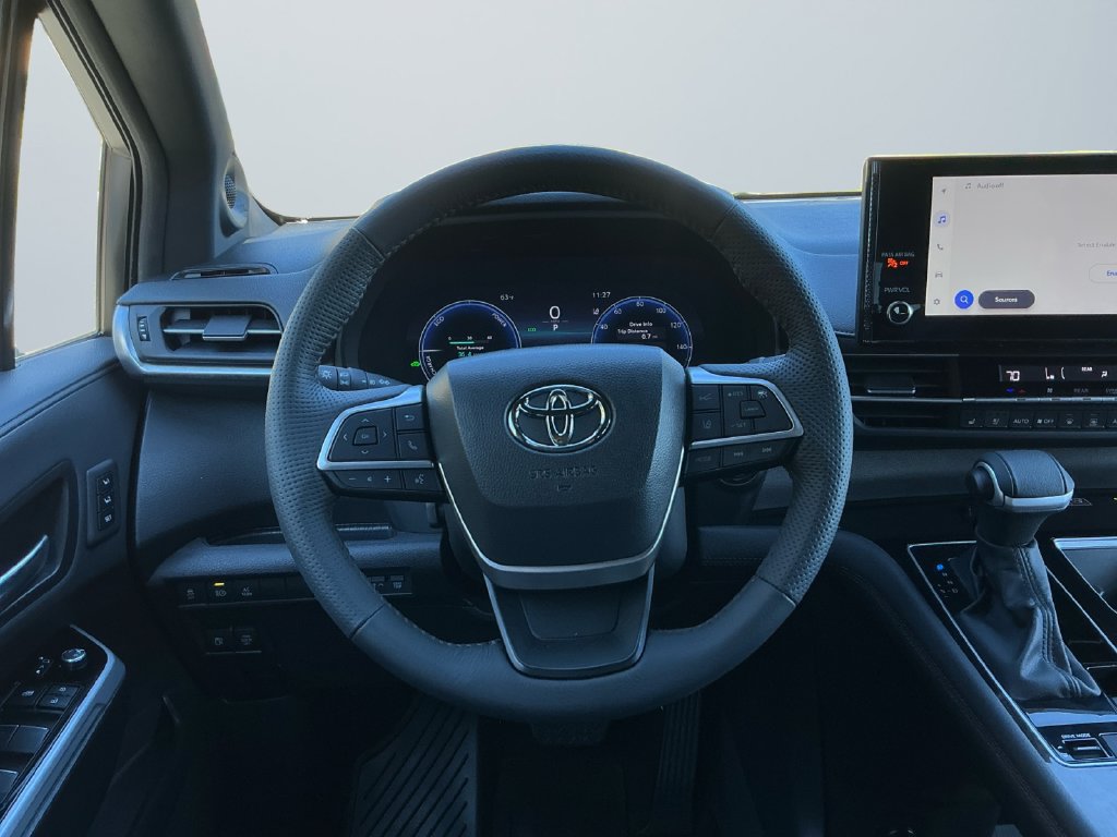 Used 2025 Toyota Sienna Limited AWD/4WD image 13