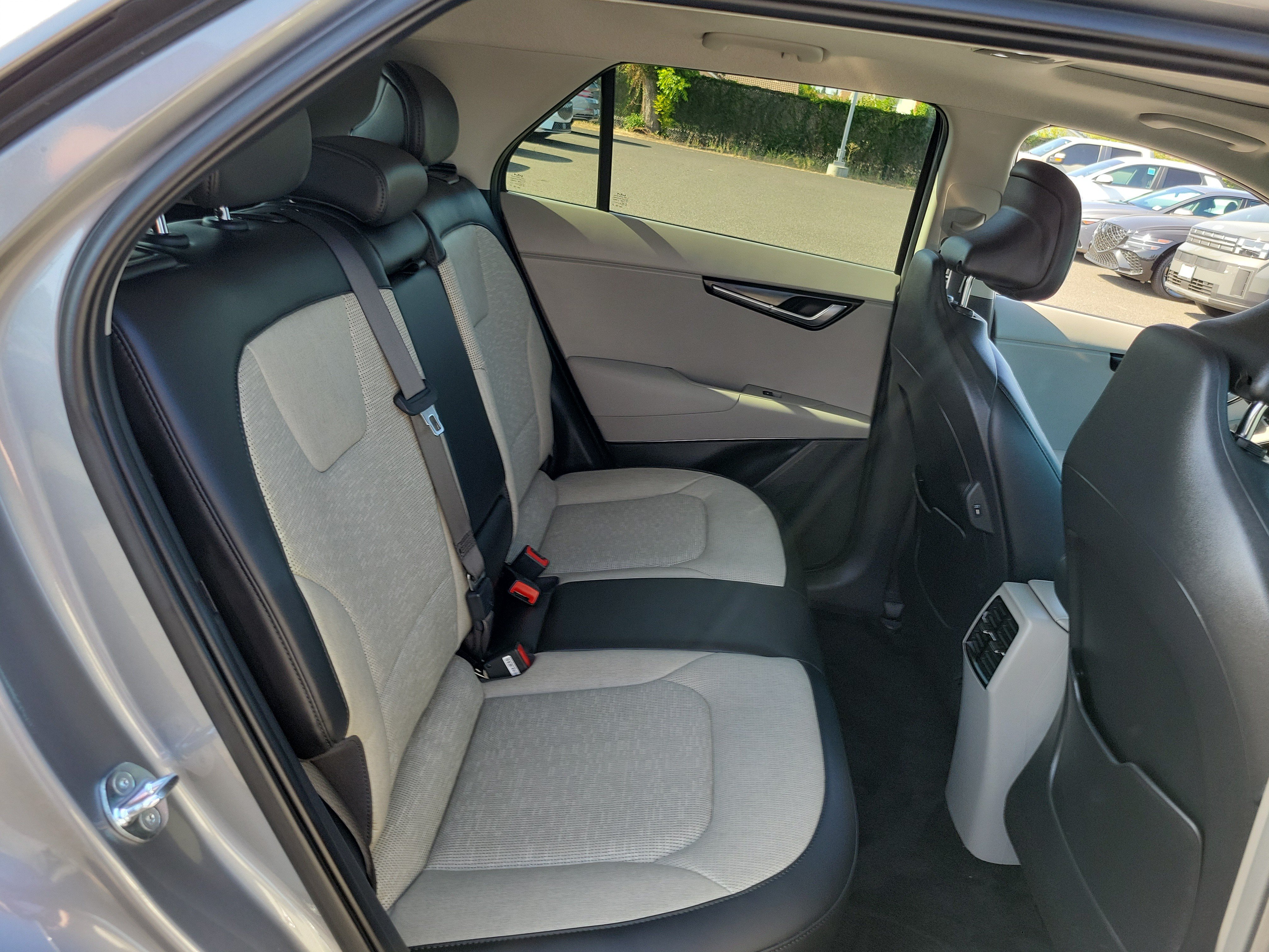 Used 2023 Kia Niro Wave FWD image 23