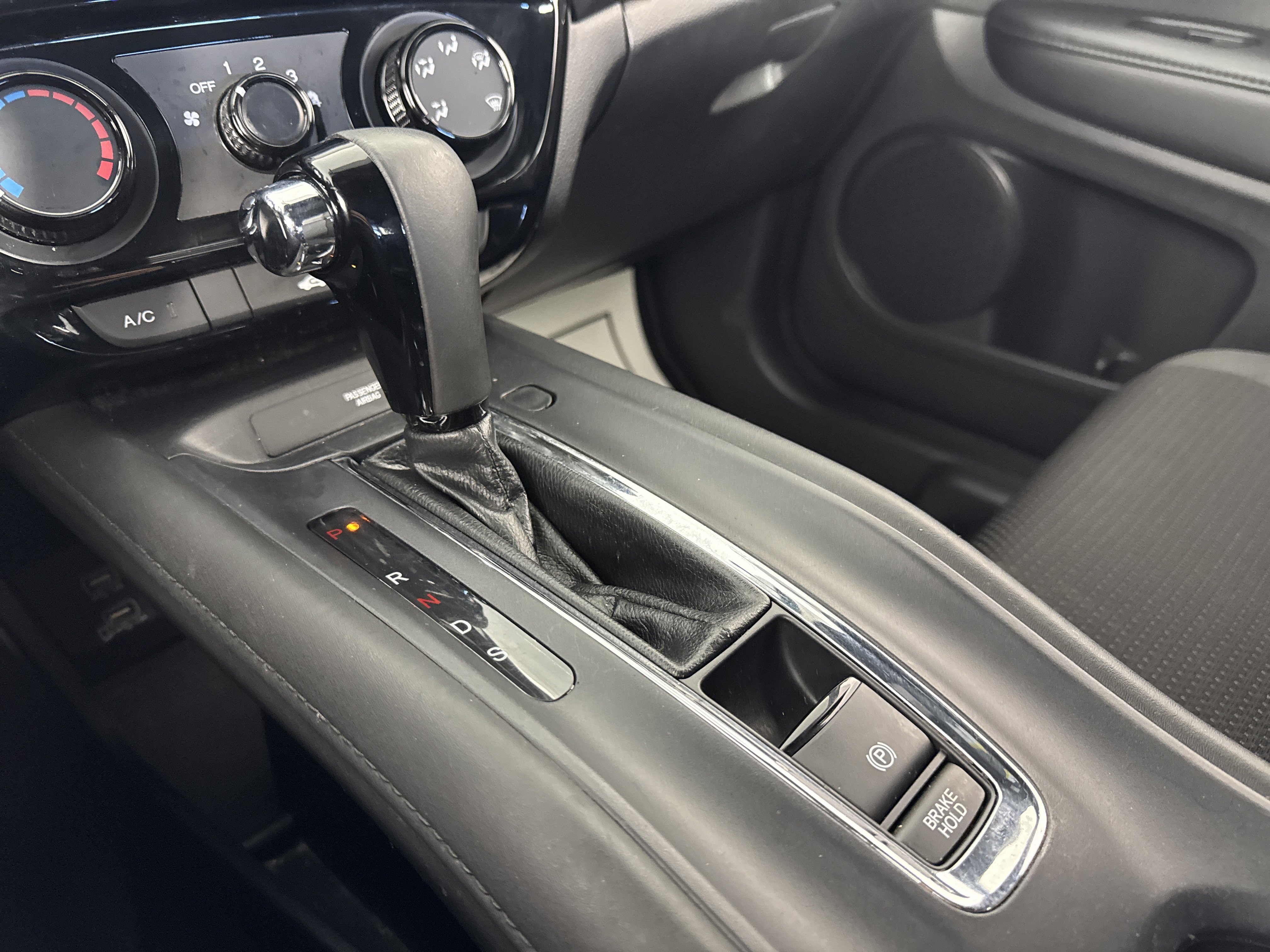 Used 2020 Honda HR-V Sport image 28