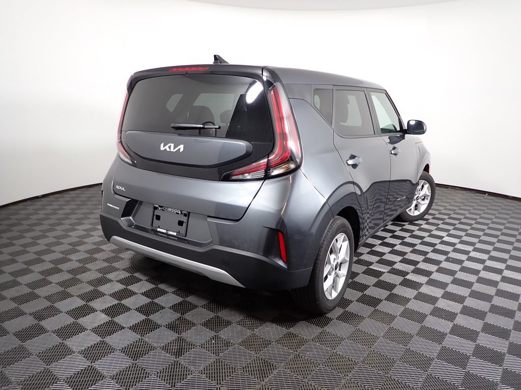 Used 2025 Kia Soul LX w/ LX Technology Package FWD image 15
