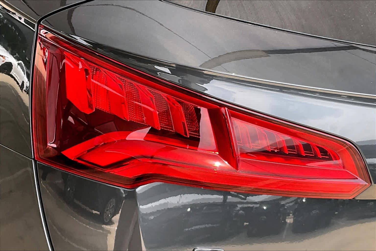 Used 2018 Audi Q5 2.0T Premium Plus w/ Premium Plus Package AWD/4WD image 29