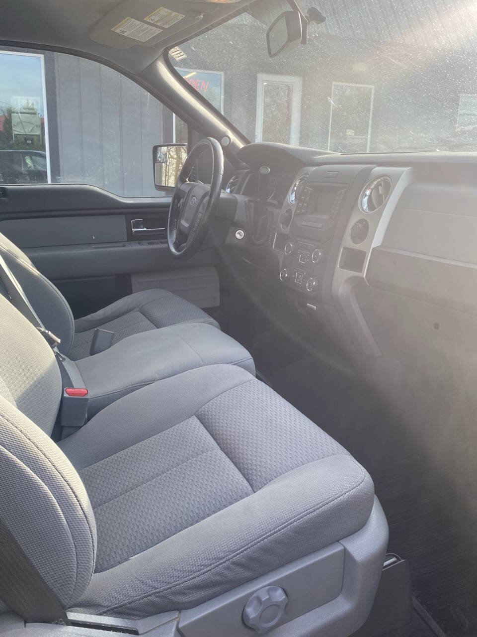 Used 2014 Ford F150 XLT w/ XLT Convenience Package image 2