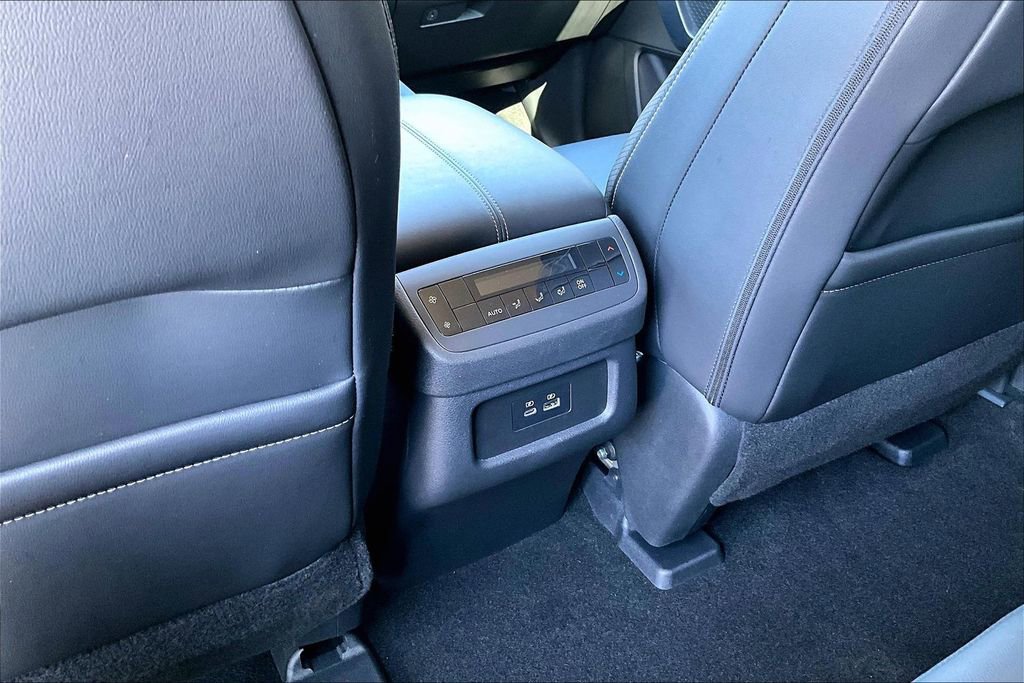 Used 2025 Nissan Pathfinder SL image 33