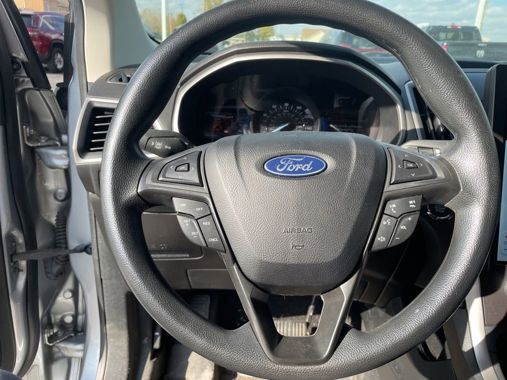 Used 2021 Ford Edge SE image 19