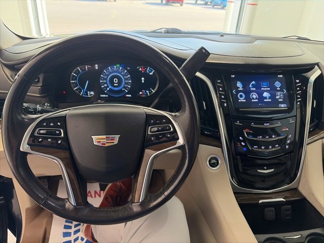 Used 2019 Cadillac Escalade Luxury w/ LPO, Radiant Package image 21