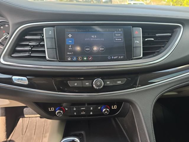 Used 2020 Buick Enclave Essence image 21