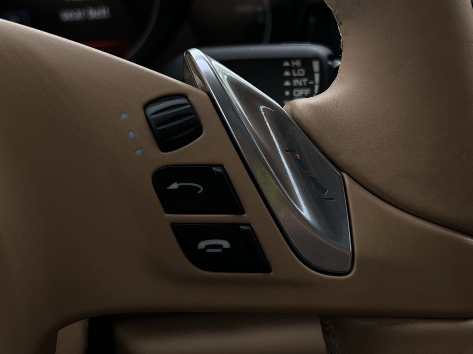 Used 2011 Porsche Panamera RWD image 36