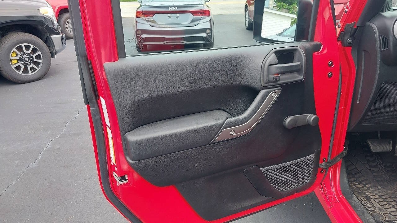 Used 2014 Jeep Wrangler Sport AWD/4WD image 4