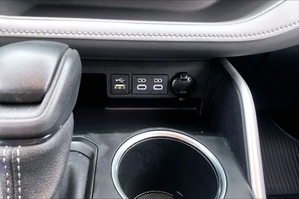 Used 2023 Toyota Highlander L image 15