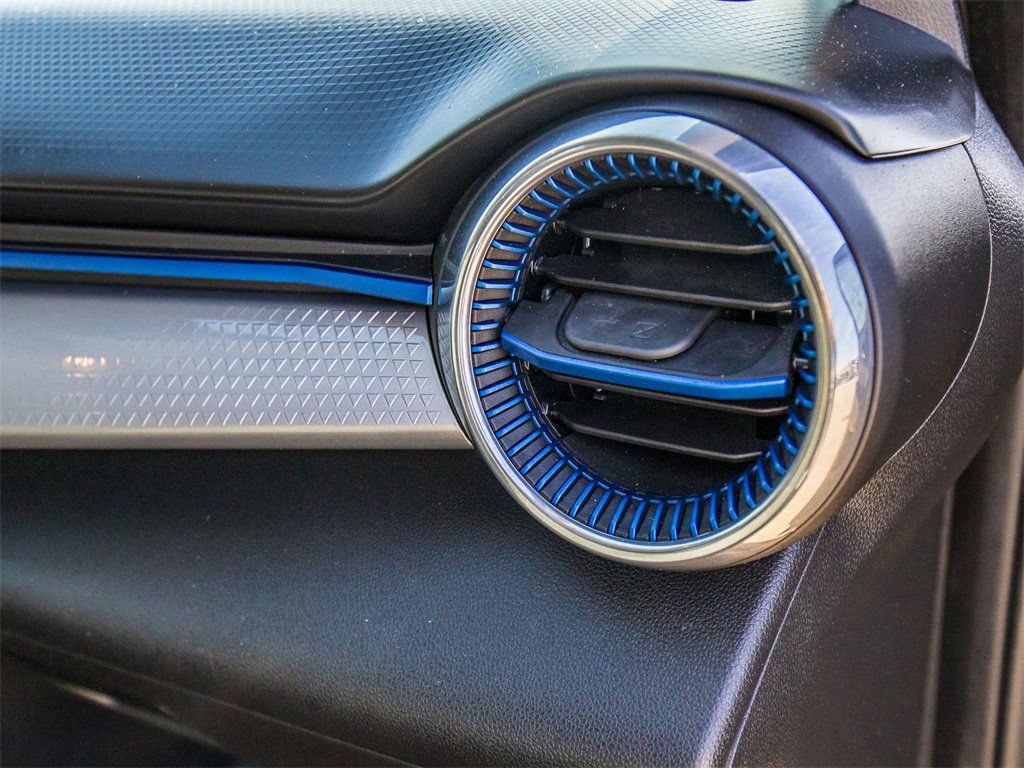 Used 2024 Chevrolet Trax LT w/ Driver Confidence Package image 18