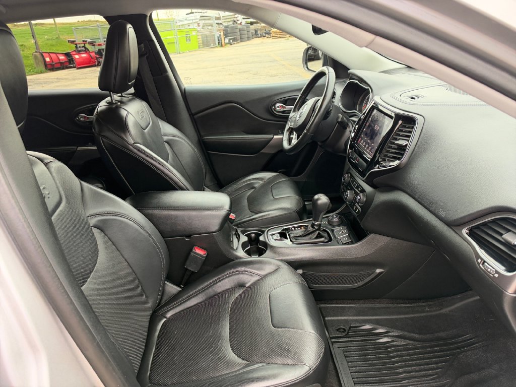 Used 2019 Jeep Cherokee Limited AWD/4WD image 26