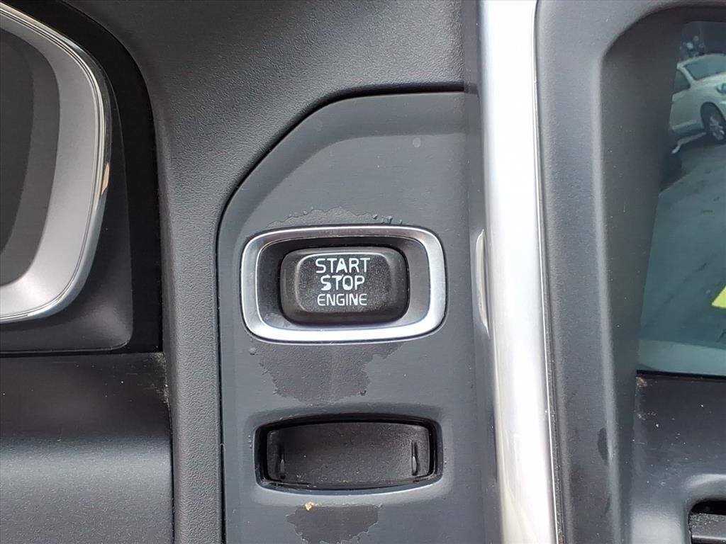 Used 2015 Volvo XC60 T5 Platinum FWD image 22
