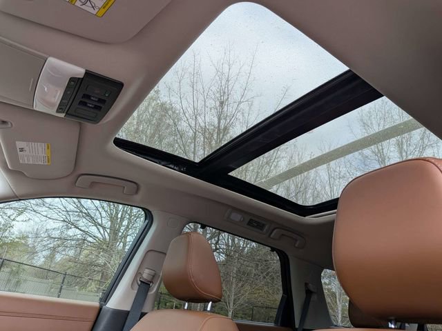 Used 2024 Nissan Pathfinder Platinum image 20