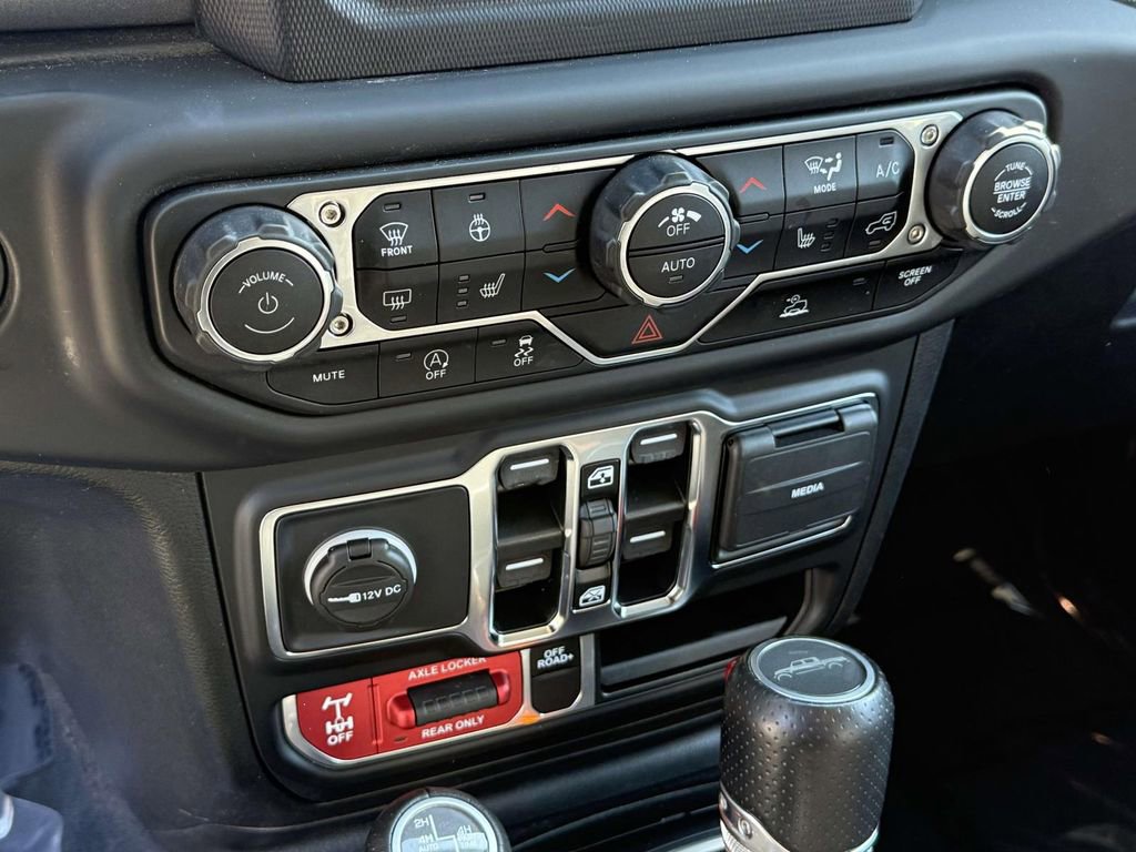 Used 2021 Jeep Gladiator Mojave w/ Cold Weather Group AWD/4WD image 15