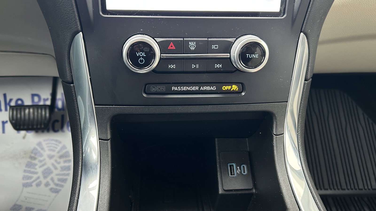 Used 2022 Ford Edge Titanium w/ Equipment Group 301A image 33