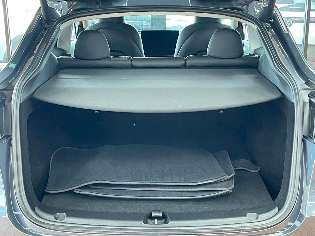 Used 2023 Tesla Model Y Long Range image 19