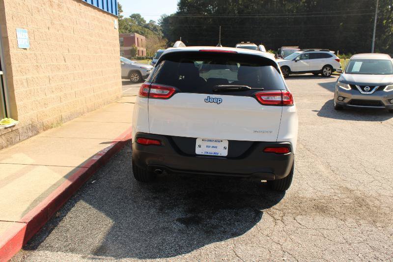 Used 2015 Jeep Cherokee Sport FWD image 5