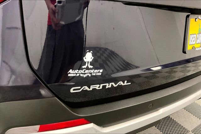 Used 2025 Kia Carnival image 9