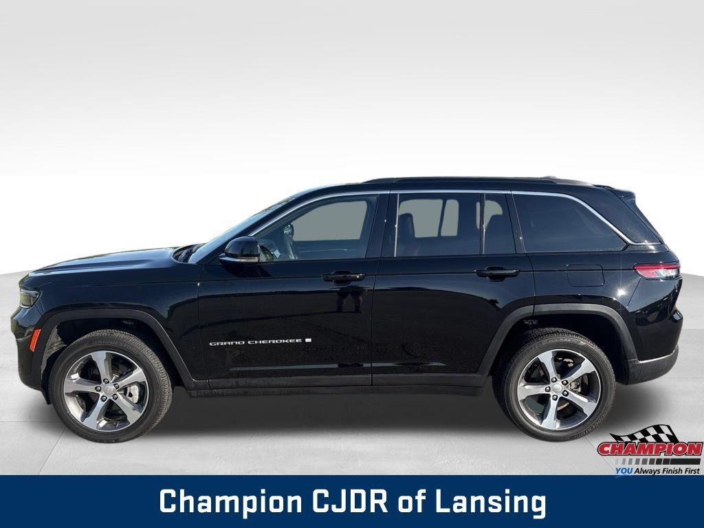 Used 2024 Jeep Grand Cherokee Limited AWD/4WD image 4