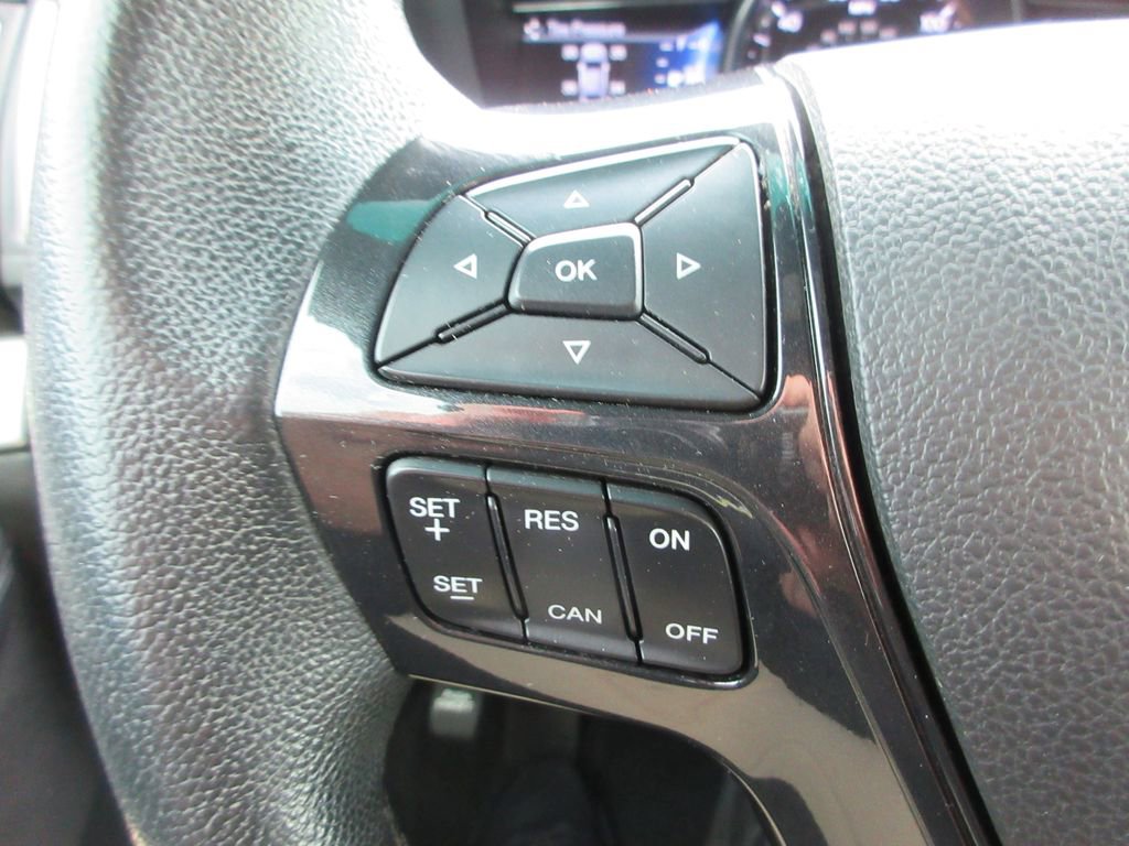 Used 2017 Ford Explorer XLT w/ Equipment Group 202A FWD image 24