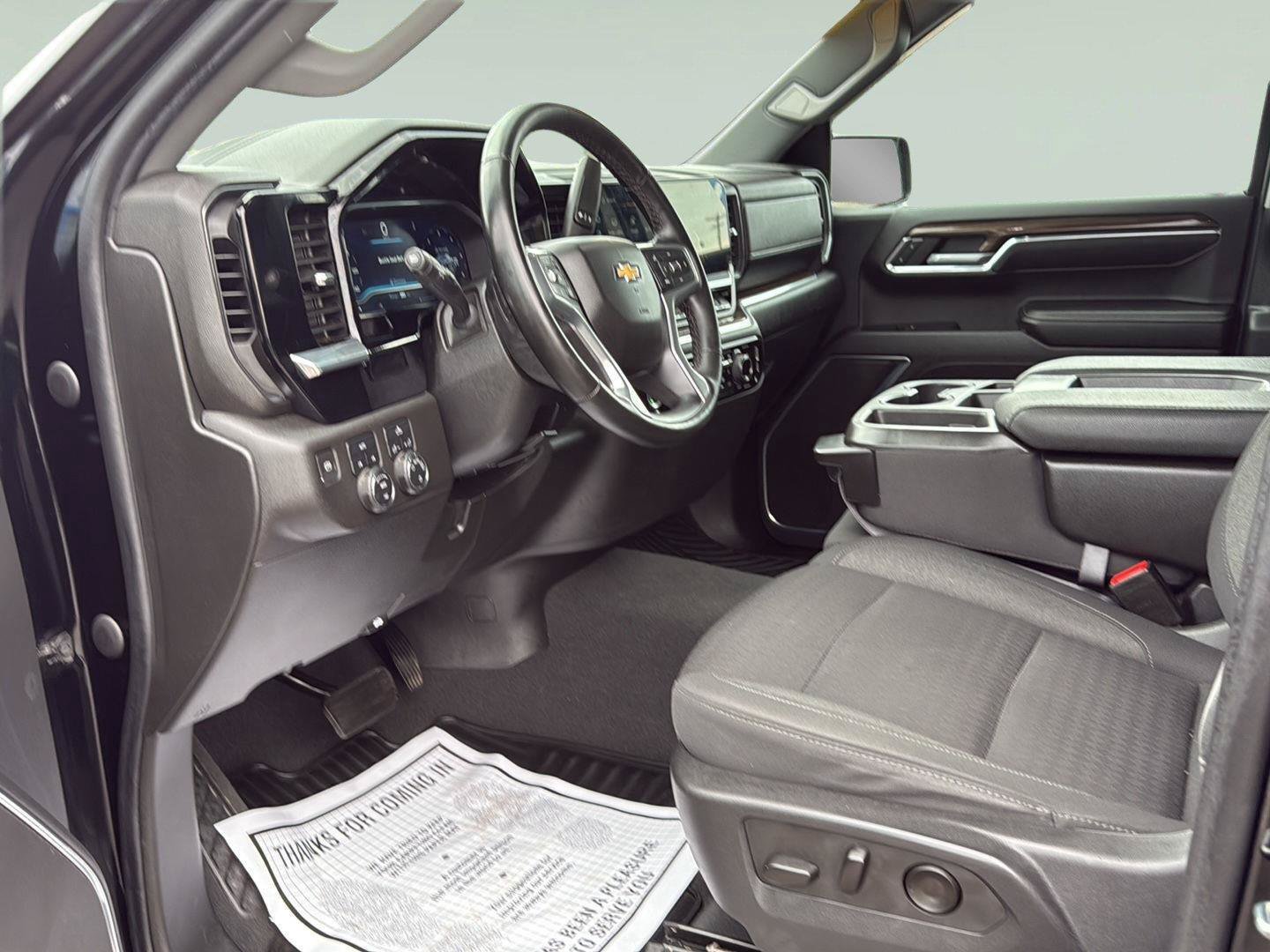 Used 2023 Chevrolet Silverado 1500 LT AWD/4WD image 9