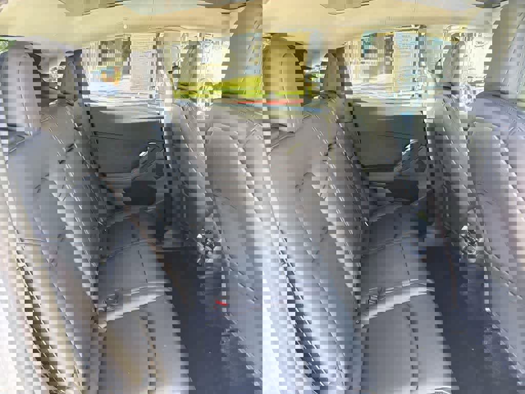 Used 2022 Tesla Model Y Long Range image 34