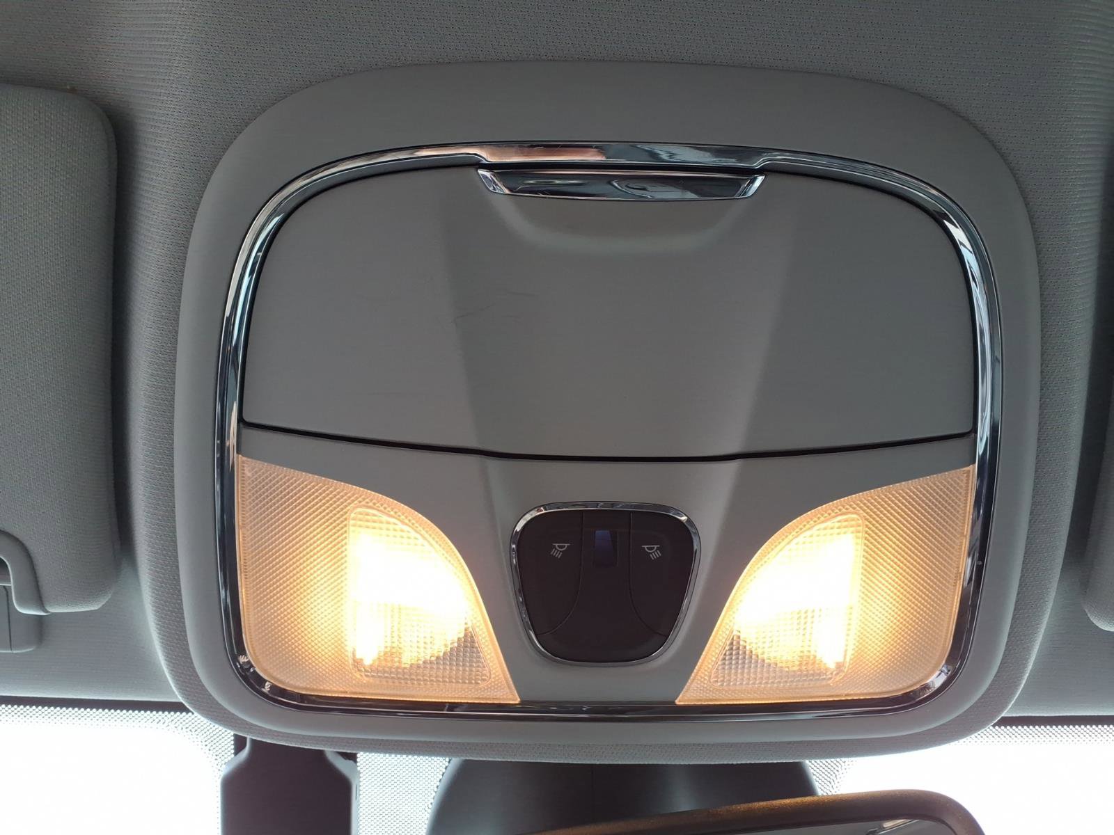 Used 2020 Jeep Cherokee Limited w/ Luxury Group image 19