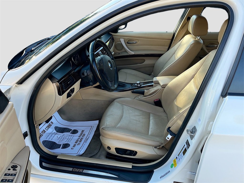 Used 2011 BMW 328i Sedan w/ Premium Pkg image 21