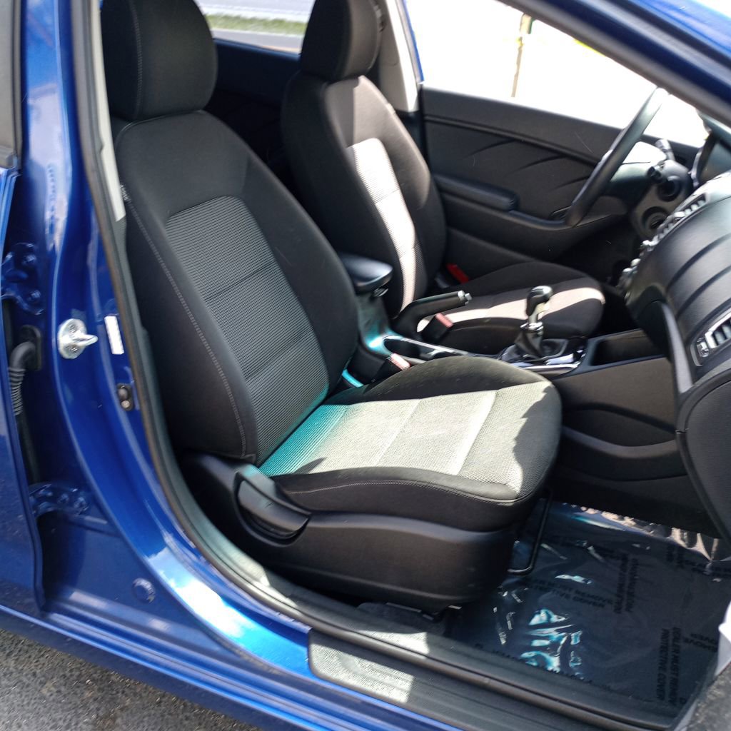 Used 2017 Kia Forte LX FWD image 22