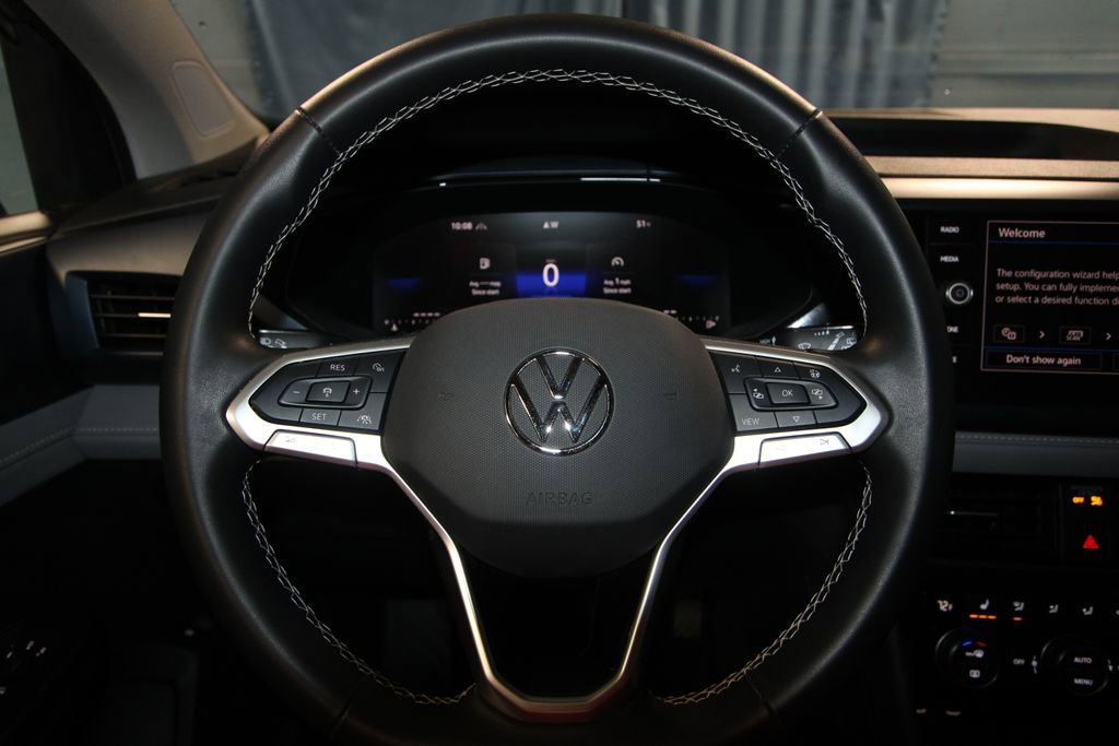 Used 2024 Volkswagen Taos SE image 11