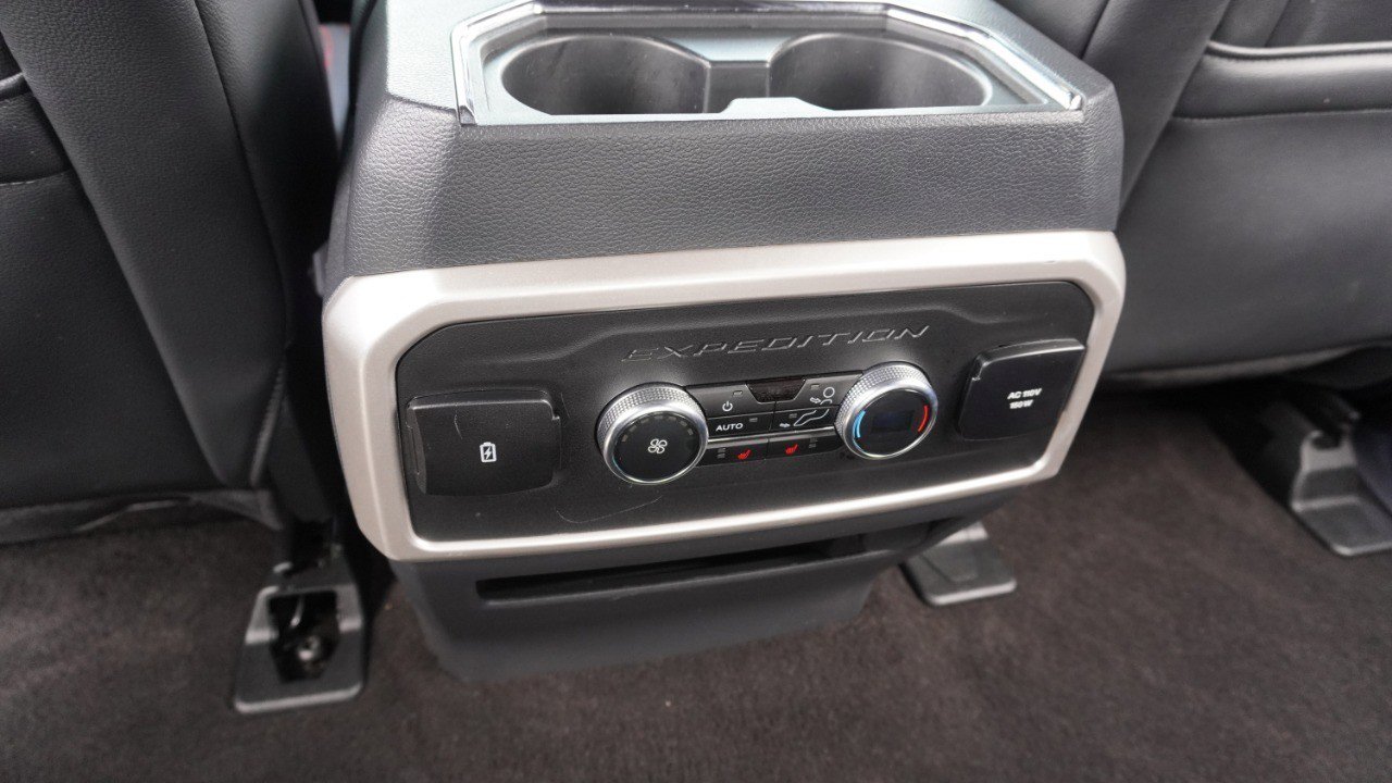 Used 2023 Ford Expedition Limited image 33