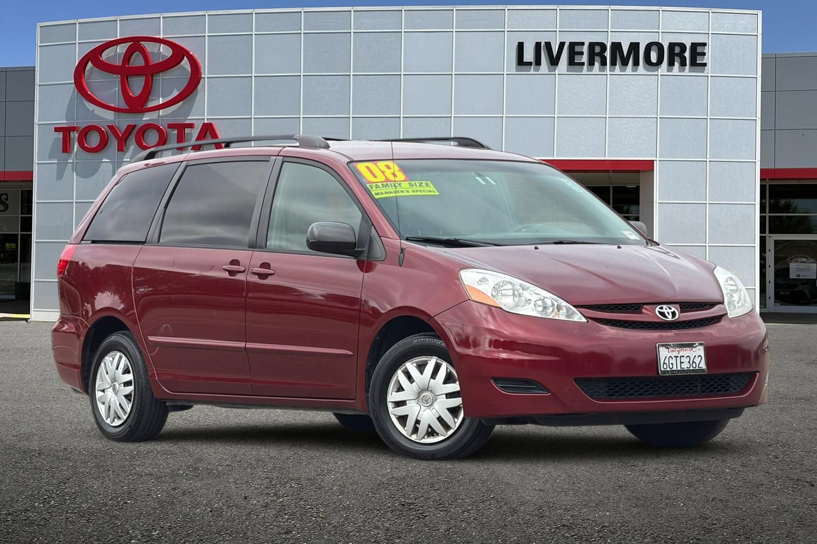 Used 2008 Toyota Sienna LE FWD image 2