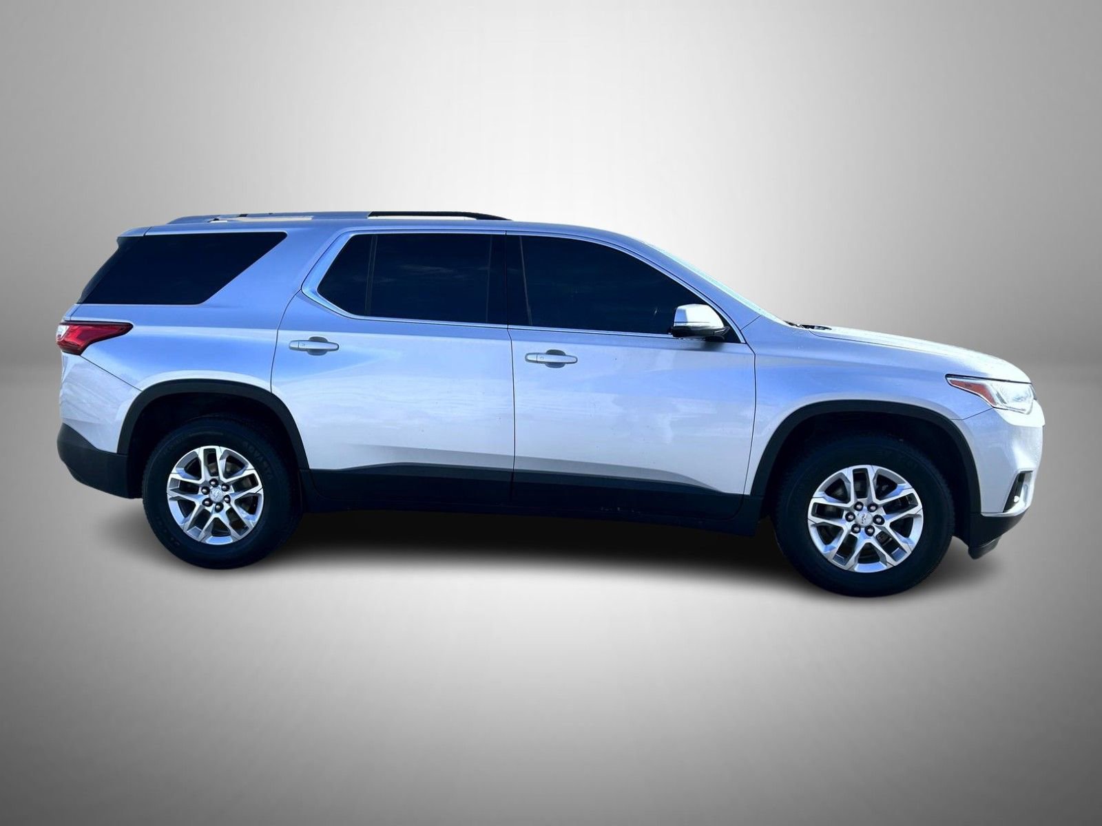 Used 2018 Chevrolet Traverse LT image 4